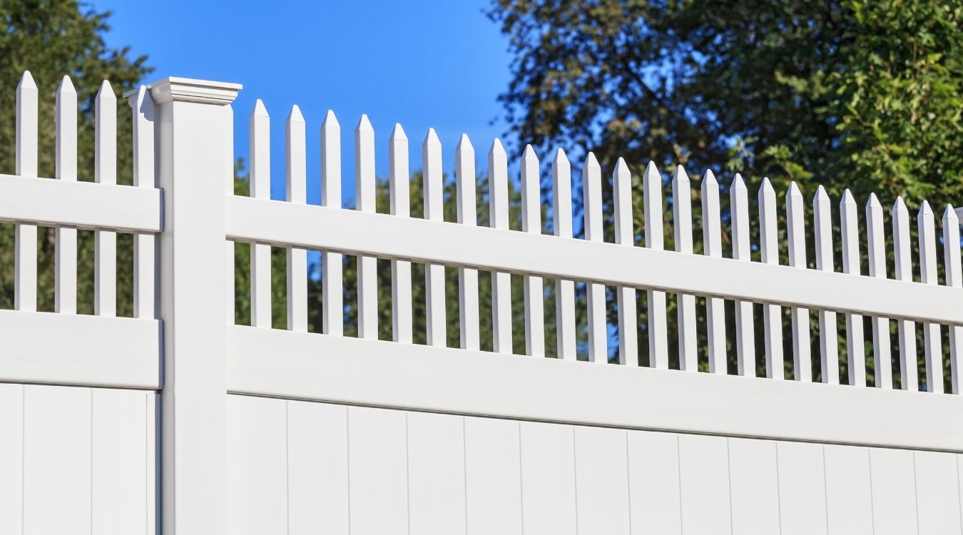 Klamath Falls Fence Repair Synthetic Vinyl Fence PVC tall privacy fence with spikes